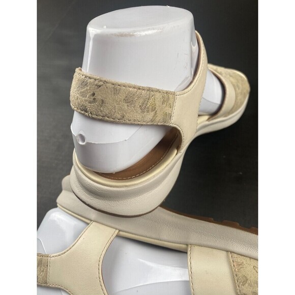 Clarks Un Adorn Ease 8 M Womens‎ Beige Leather Strap Sandals Comfort Casual Used - Picture 12 of 16